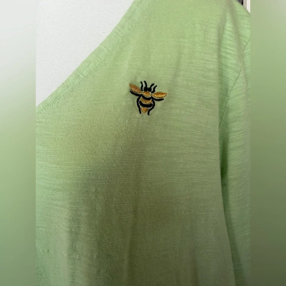 Chico’s Lime Green Slub Knit V-Neck Bee Top Size 4 XXL - Picture 2 of 4